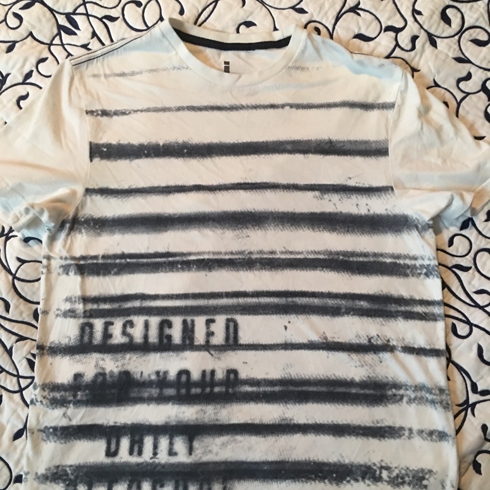 Young men’s tee shirt